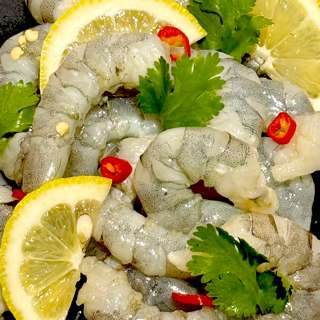 Catch Seafood Jumbo Peeled Prawns - Family Pack
