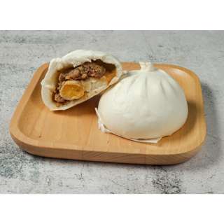 Bee Sim Big Pork Pau (with Egg)