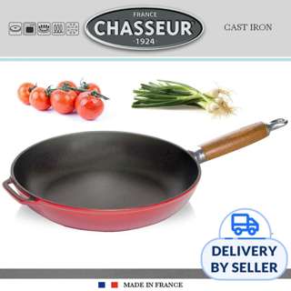 Chasseur Cast Iron Fry Pan Round 28cm Wood Handle Red/Black