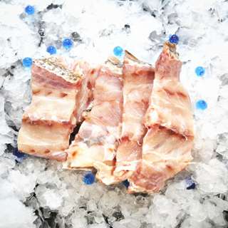 Aw's Market Fresh Red Snapper Bones