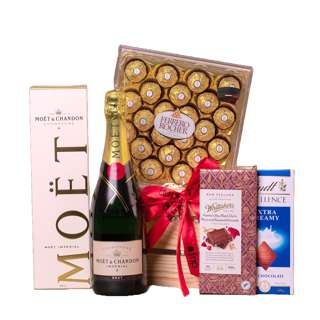 FNP Piccolo Champagne Gift Hamper