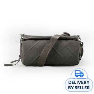 SKINARMA Juno Bottle Sacoche Bag + Scout Lanyard - Olive SKINARMA Juno Bottle Sacoche Bag + Scout Lanyard - Olive