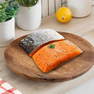 Churo Salmon Steak with Black Pepper - Chilled