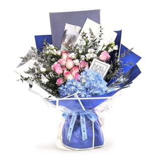 NoelGifts Flower Hand Bouquet - Moonlight Reflection (AAHB8B)