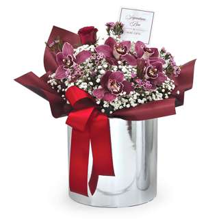 NoelGifts Flower Signature Box - Regal Resolve (AASB8C)