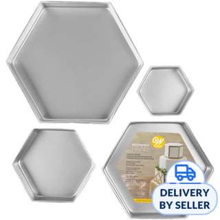 Wilton Hexagon Pan Set - 4 Pans (2105-3572) Wilton Hexagon Pan Set - 4 Pans (2105-3572)