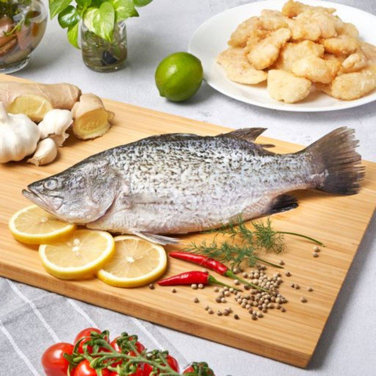 Ken Ken Whole Seabass Fish (Gilled Gutted Scaled ) Frozen NTUC